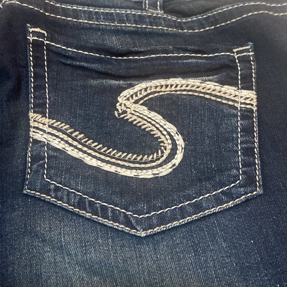 SILVER SUKI Mid Bermuda Jean Shorts Size 30 Waist - Picture 12 of 14